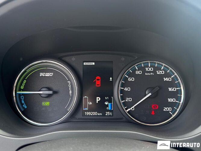 Mitsubishi Outlander 39 interauto-car