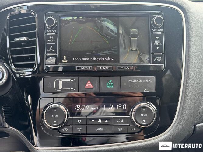 Mitsubishi Outlander 41 interauto-car