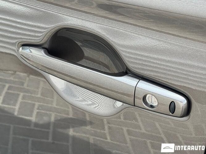 Mitsubishi Outlander 46 interauto-car