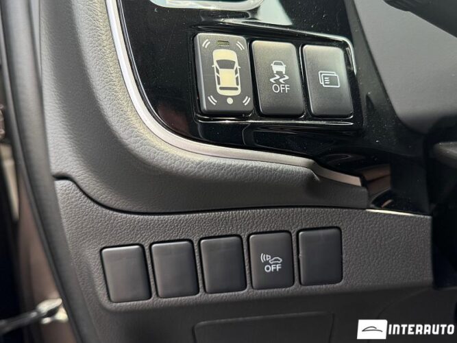 Mitsubishi Outlander 44 interauto-car