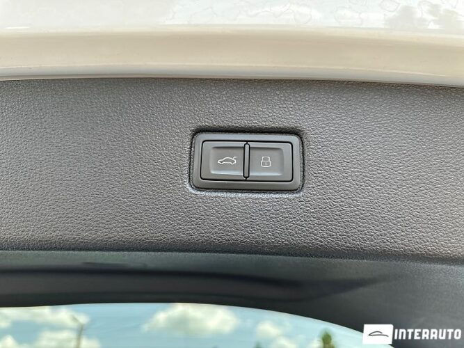 Audi Q7 55 interauto-car