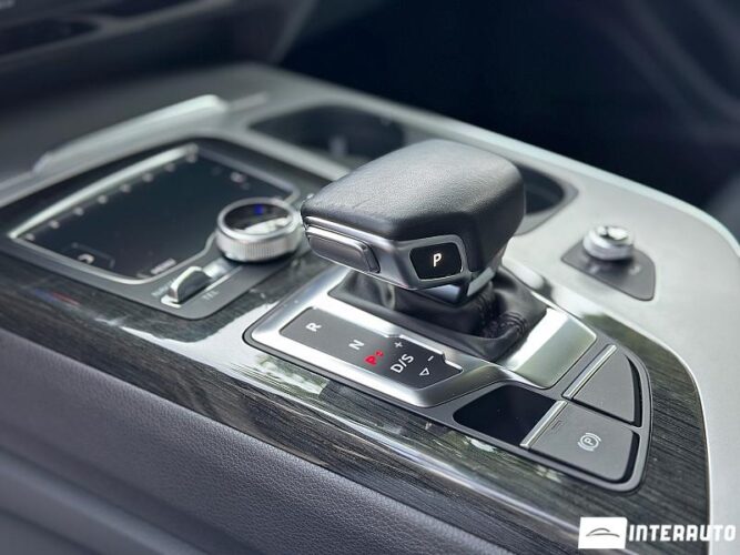 Audi Q7 47 interauto-car
