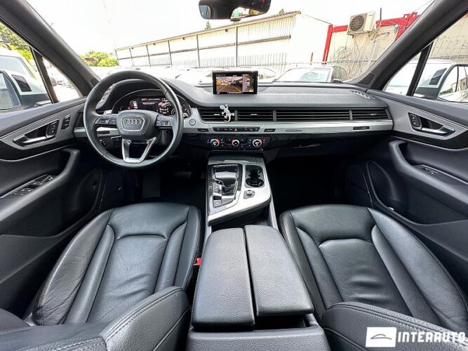 Audi Q7 40 interauto-car