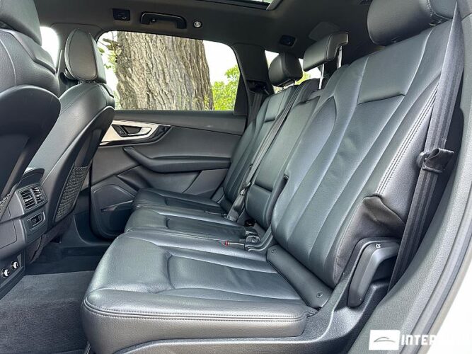 Audi Q7 51 interauto-car