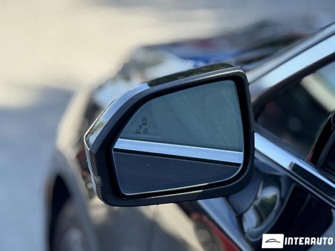 Lincoln MKZ 40 interauto-car