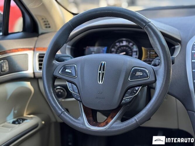 Lincoln MKZ 47 interauto-car