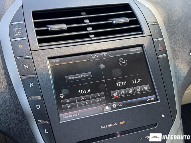 Lincoln MKZ 50 interauto-car