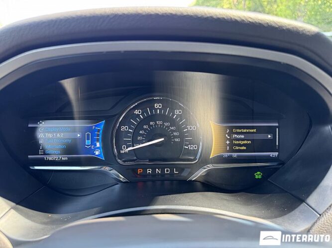 Lincoln MKZ 48 interauto-car