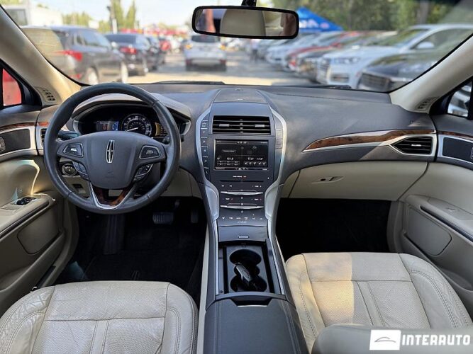 Lincoln MKZ 53 interauto-car