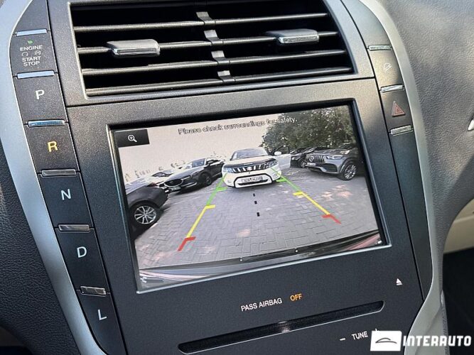 Lincoln MKZ 51 interauto-car