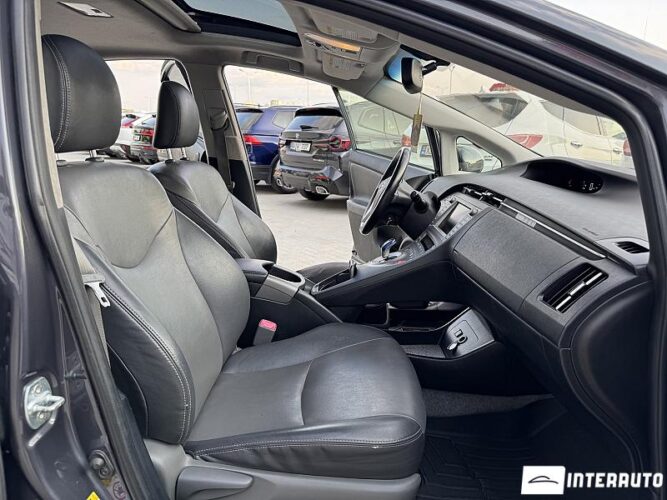 Toyota Prius 46 interauto-car