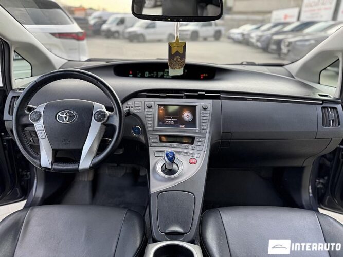 Toyota Prius 40 interauto-car