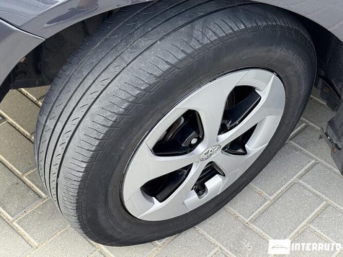 Toyota Prius 59 interauto-car