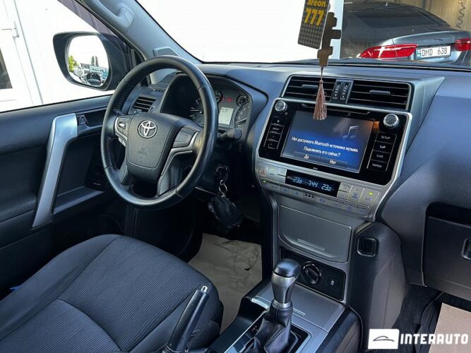 Toyota Land Cruiser Prado 37 interauto-car