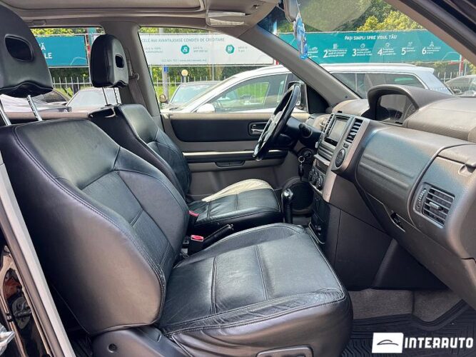 Nissan X-Trail 33 interauto-car