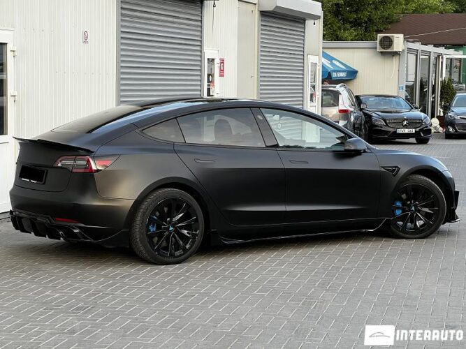 Tesla Model 3 29 interauto-car