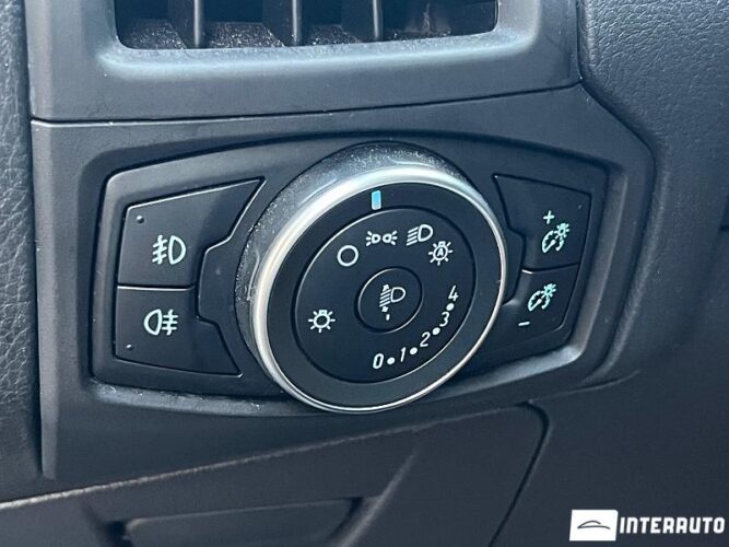 Ford Focus 46 interauto-car