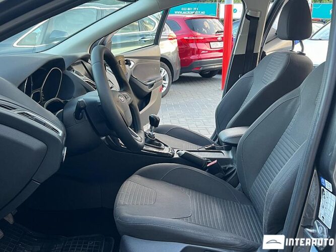 Ford Focus 34 interauto-car