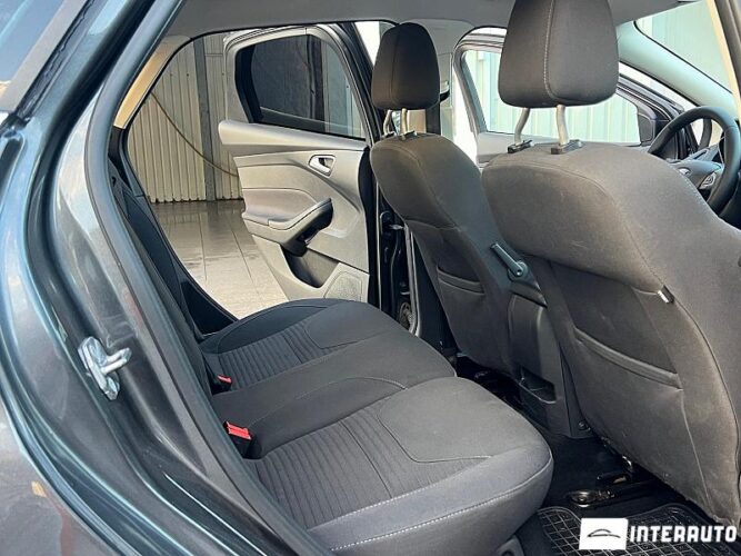 Ford Focus 42 interauto-car