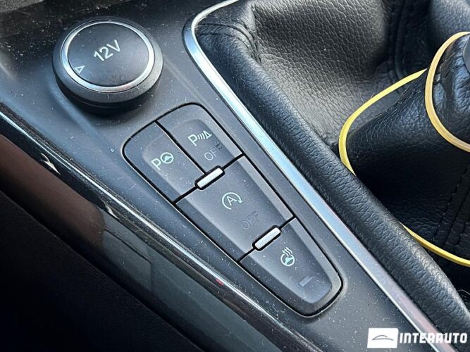 Ford Focus 41 interauto-car