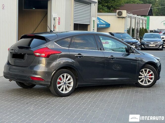 Ford Focus 32 interauto-car