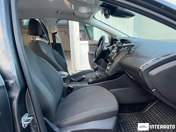 Ford Focus 43 interauto-car