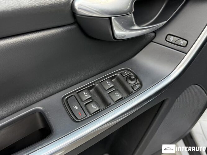 Volvo XC 60 36 interauto-car