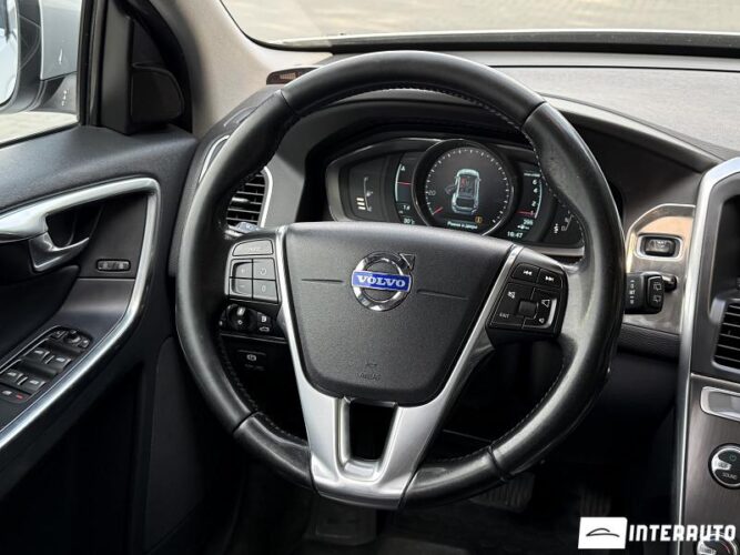 Volvo XC 60 40 interauto-car