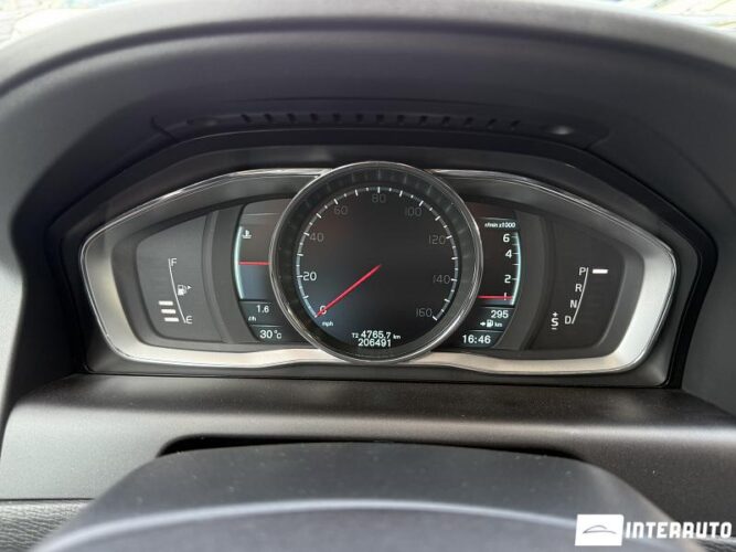 Volvo XC 60 41 interauto-car