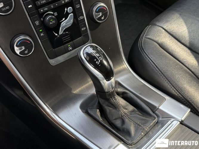 Volvo XC 60 44 interauto-car