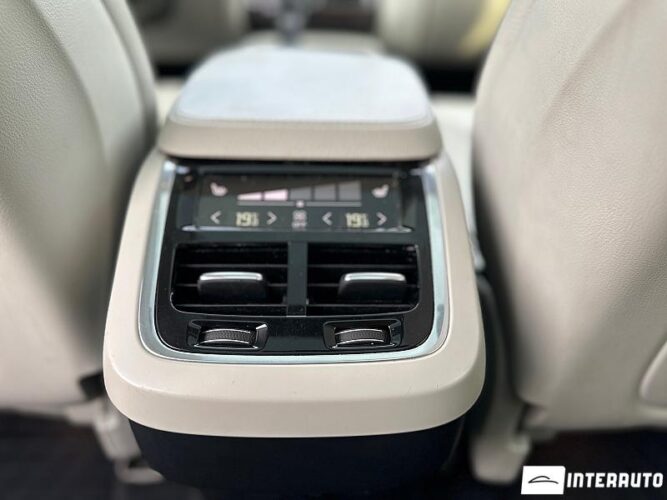 Volvo XC 90 48 interauto-car