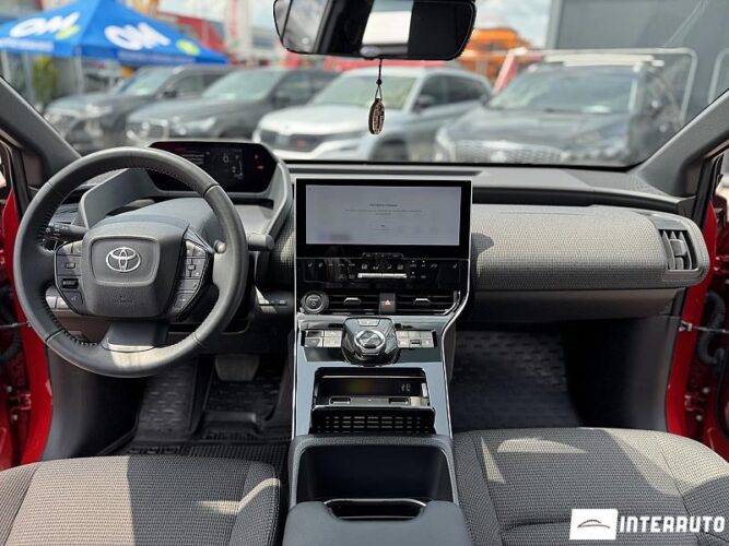 Toyota bZ4X 36 interauto-car