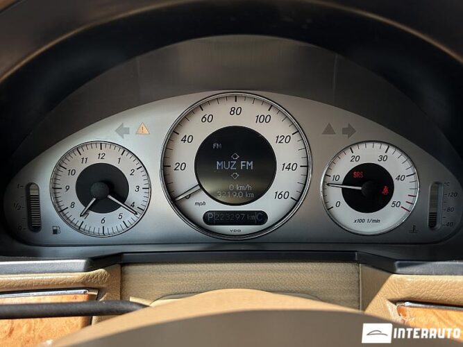 Mercedes E 200 37 interauto-car