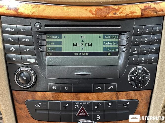 Mercedes E 200 39 interauto-car