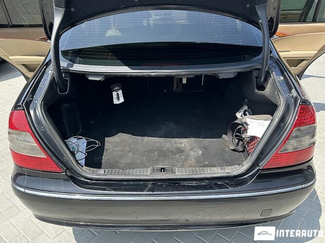 Mercedes E 200 47 interauto-car