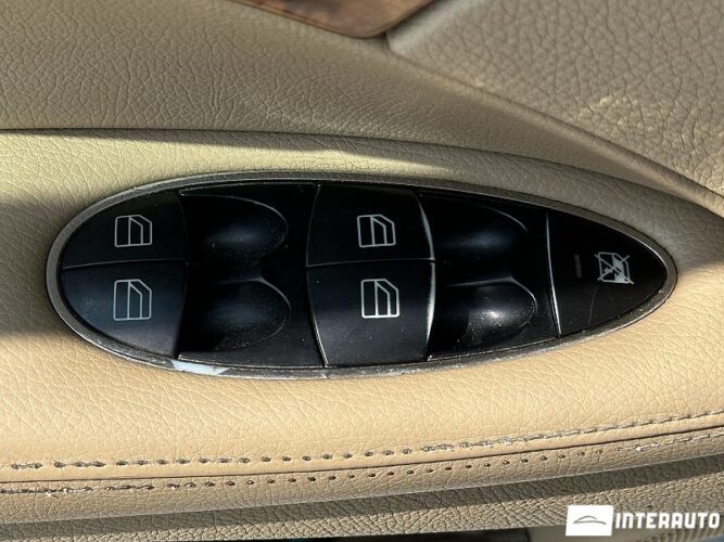 Mercedes E 200 44 interauto-car