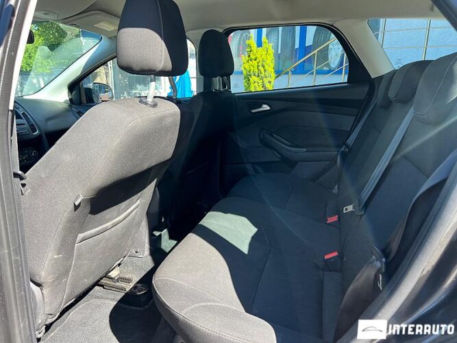 Ford Focus 39 interauto-car