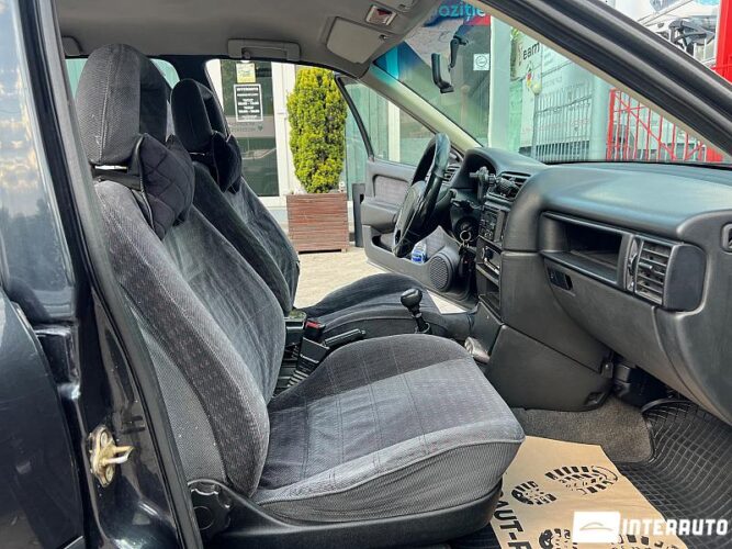 Opel Vectra 32 interauto-car