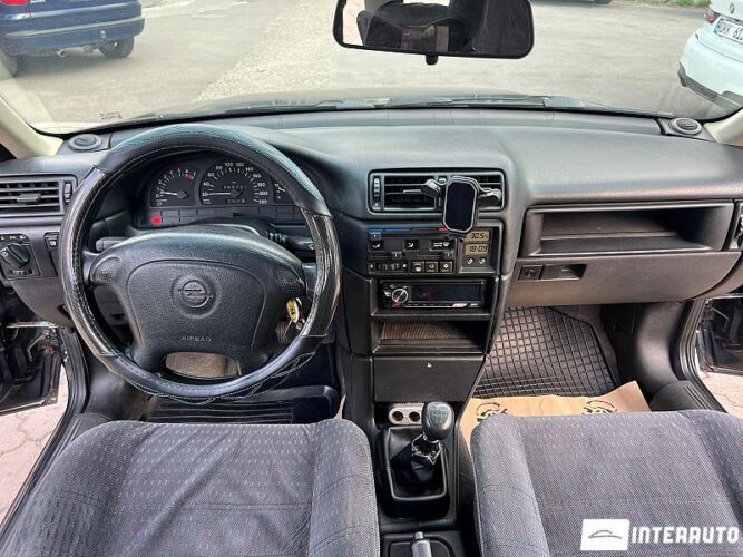 Opel Vectra 37 interauto-car