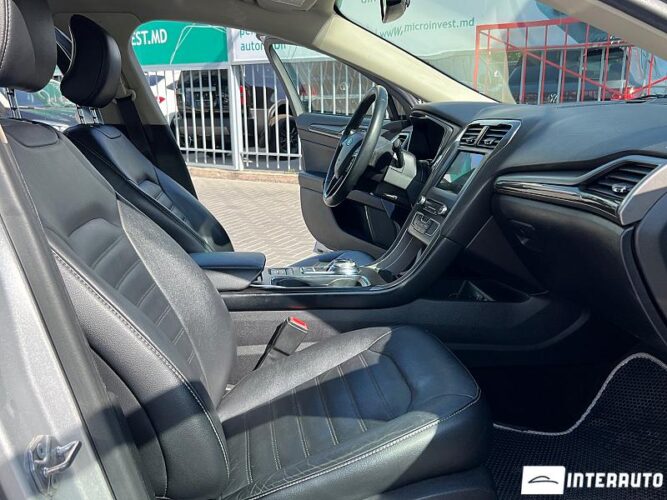 Ford Fusion Plug-In Hybrid 32 interauto-car