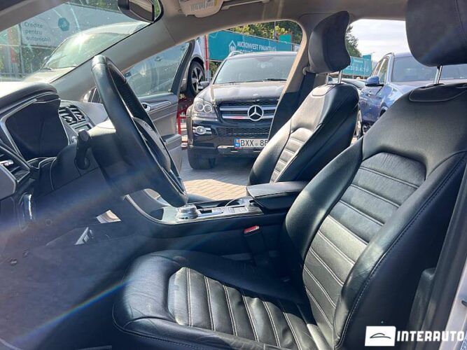 Ford Fusion Plug-In Hybrid 31 interauto-car