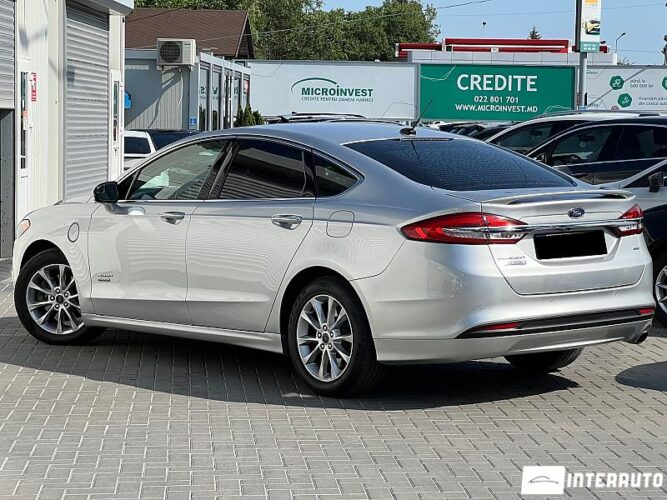 Ford Fusion Plug-In Hybrid 30 interauto-car