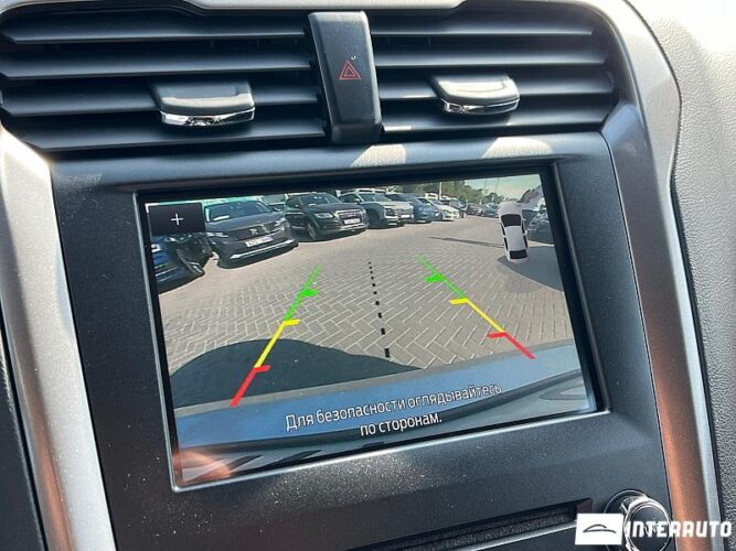 Ford Fusion Plug-In Hybrid 38 interauto-car