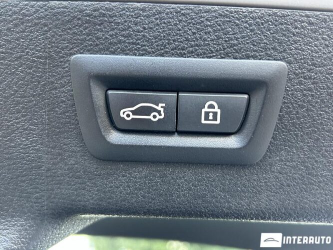 BMW X6 3.5i 54 interauto-car