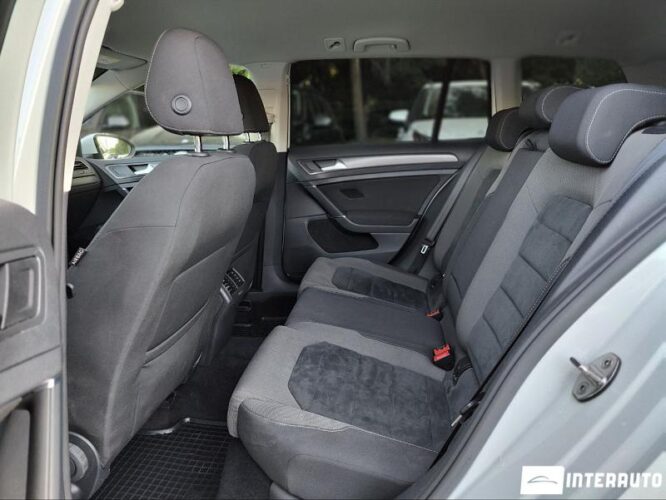 Volkswagen Golf 34 interauto-car