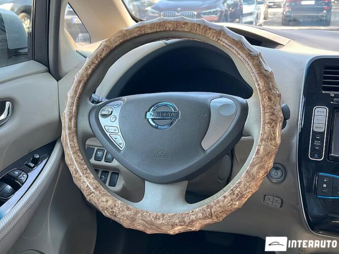 Nissan Leaf 38 interauto-car