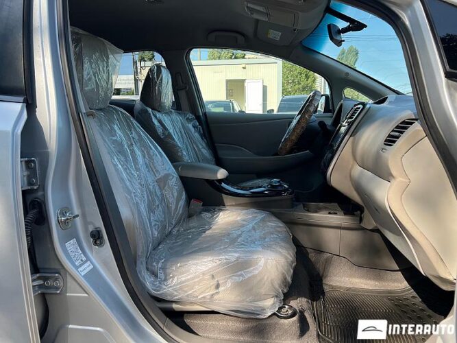 Nissan Leaf 44 interauto-car