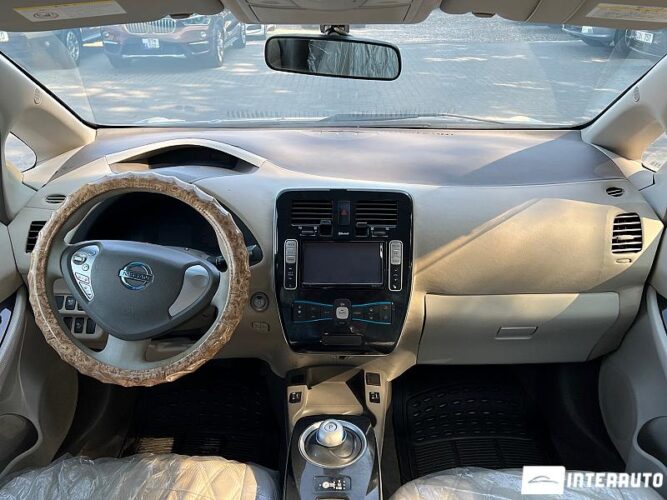 Nissan Leaf 37 interauto-car