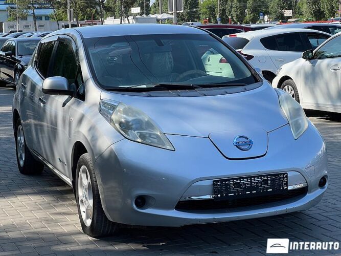 Nissan Leaf 32 interauto-car