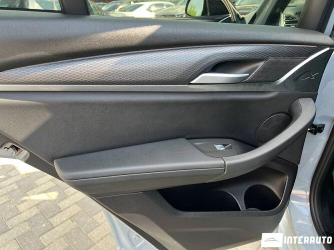 BMW X3 3.0i 47 interauto-car
